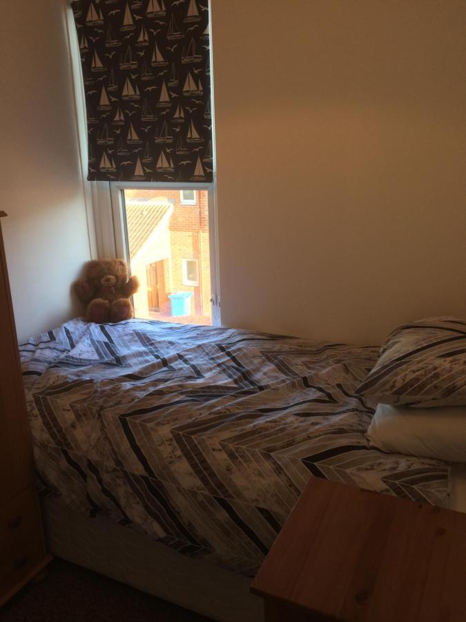 4 Bedroom House For Corporate Stays In Kettering Kültér fotó
